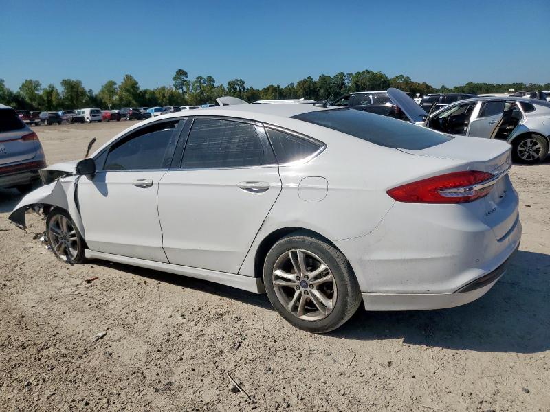 3FA6P0H70JR123683 - 2018 FORD FUSION SE أبيض صورة 2