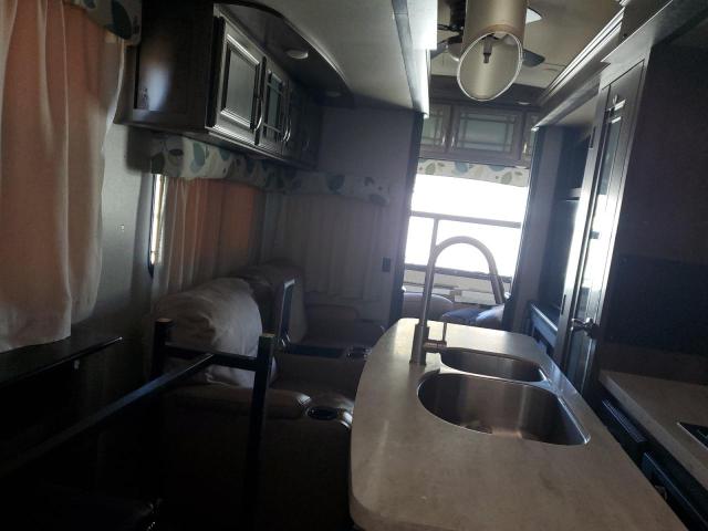 4YDF38122J4701663 - 2018 KEYSTONE MONTANA TWO TONE photo 6