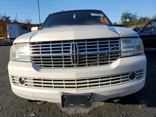 5LMFL28508LJ05119 - 2008 LINCOLN NAVIGATOR L WHITE photo 5