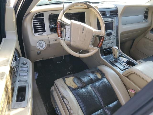 5LMFL28508LJ05119 - 2008 LINCOLN NAVIGATOR L WHITE photo 8