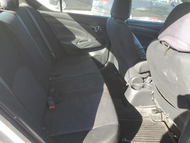 3N1CN7AP9KL842623 - 2019 NISSAN VERSA S Argent photo 10