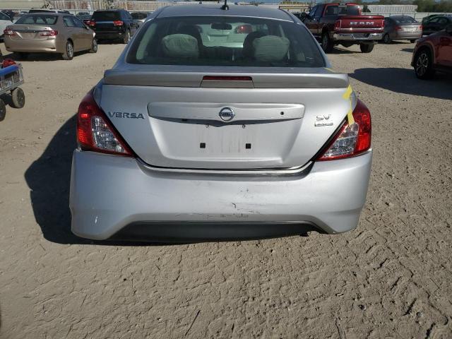 3N1CN7AP9KL842623 - 2019 NISSAN VERSA S Argent photo 6
