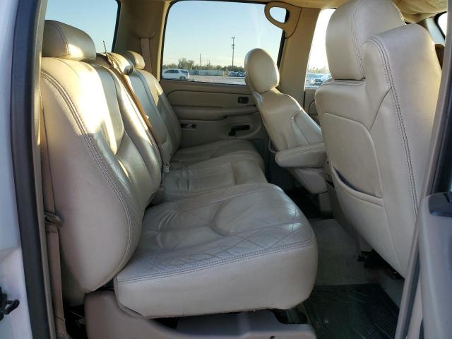 1GNEC16Z04J140243 - 2004 CHEVROLET SUBURBAN C1500 WHITE photo 11