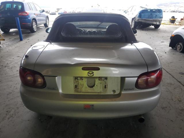 JM1NB353750413044 - 2005 MAZDA MX-5 MIATA BASE SILVER photo 6