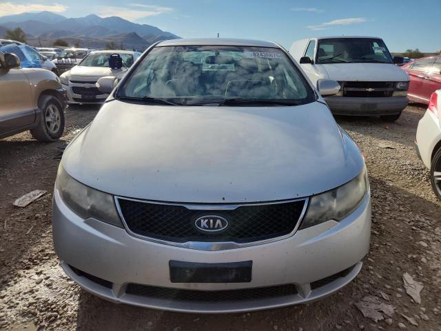 KNAFU4A2XA5809318 - 2010 KIA FORTE EX SILVER photo 5