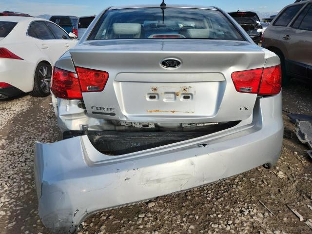 KNAFU4A2XA5809318 - 2010 KIA FORTE EX SILVER photo 6