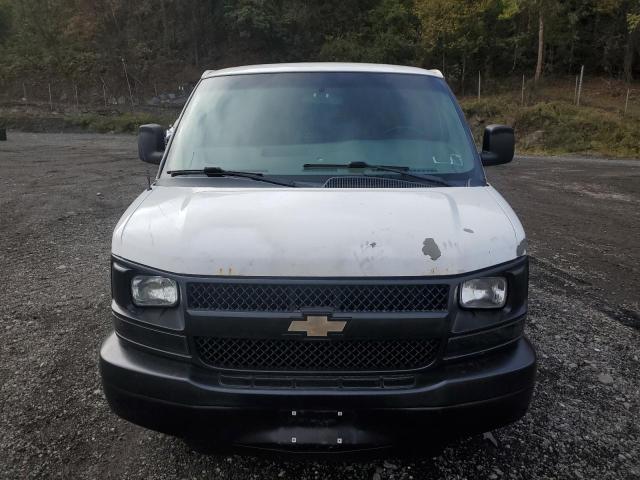 1GCWGFFA2B1142629 - 2011 CHEVROLET EXPRESS G2 WHITE photo 5