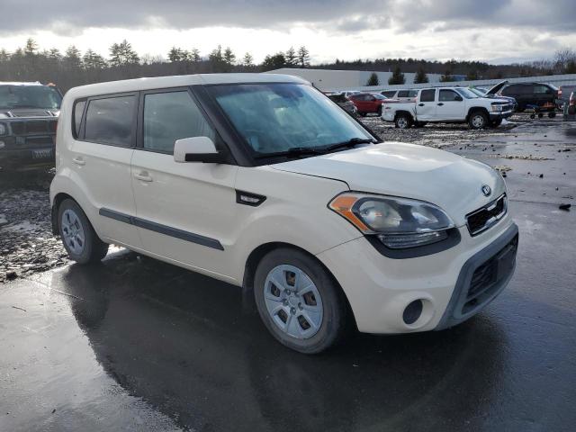 KNDJT2A55D7505773 - 2013 KIA SOUL WHITE photo 4