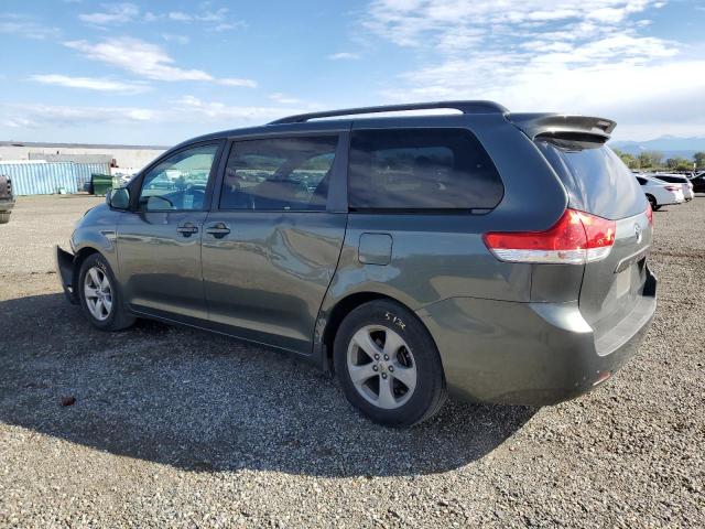 5TDKK3DC3DS293176 - 2013 TOYOTA SIENNA LE 灰色 照片 2