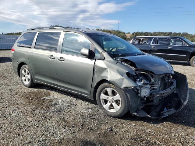 5TDKK3DC3DS293176 - 2013 TOYOTA SIENNA LE 灰色 照片 4