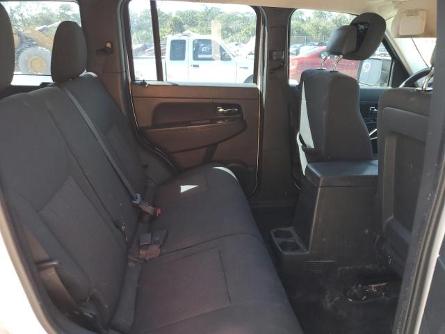 1C4PJLAK8CW161131 - 2012 JEEP LIBERTY SPORT WHITE photo 11