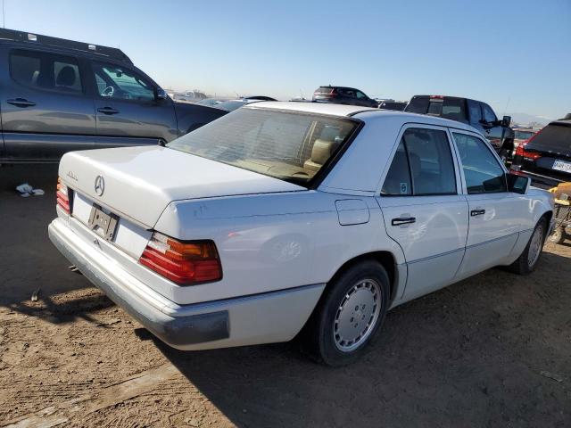 WDBEA30DXNB660063 - 1993 MERCEDES-BENZ 300-CLASS E WHITE photo 3