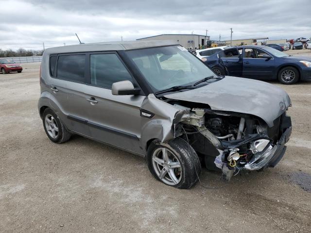 KNDJT2A53D7539856 - 2013 KIA SOUL GOLD photo 4