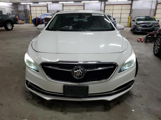 1G4ZP5SZ3JU123017 - 2018 BUICK LACROSSE ESSENCE WHITE photo 5