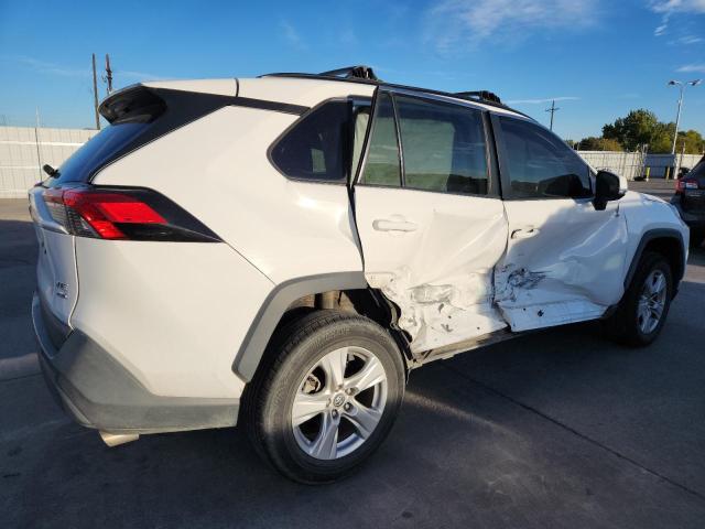 2T3P1RFVXMW158625 - 2021 TOYOTA RAV4 XLE WHITE photo 3