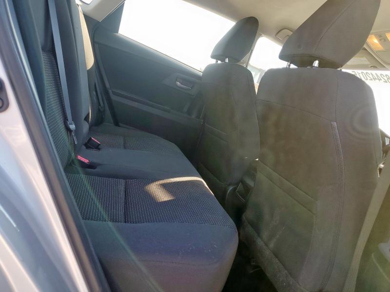 JTNKARJE5JJ564948 - 2018 TOYOTA COROLLA IM Серебристый фото 10