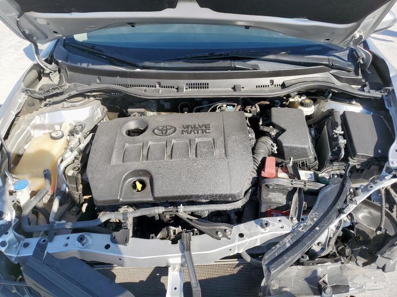 JTNKARJE5JJ564948 - 2018 TOYOTA COROLLA IM Серебристый фото 11