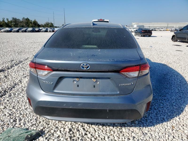 JTDEAMDE8MJ004622 - 2021 TOYOTA COROLLA LE SILVER photo 6