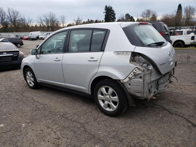 3N1BC13E27L386255 - 2007 NISSAN VERSA S SILVER photo 2