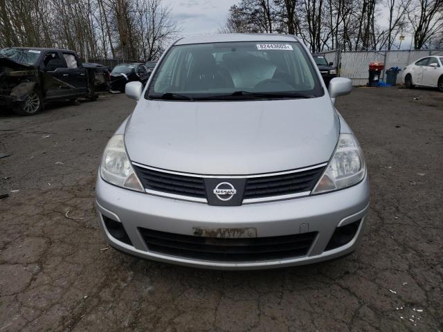 3N1BC13E27L386255 - 2007 NISSAN VERSA S SILVER photo 5