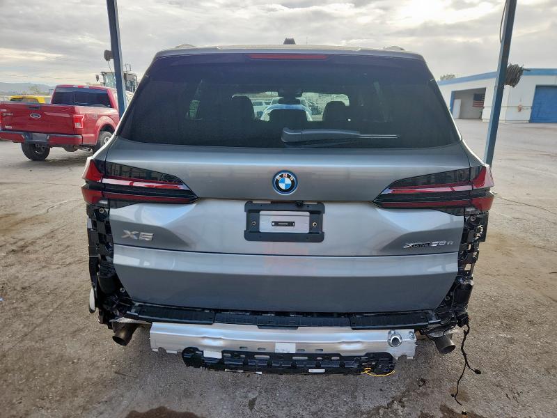 5UX43EU09T9019211 - 2026 BMW X5 XDRIVE50E 灰色 照片 6