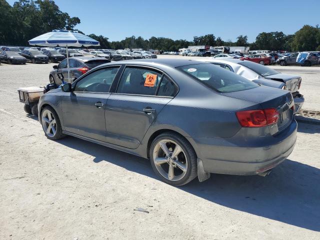 3VW2K7AJ5DM401577 - 2013 VOLKSWAGEN JETTA BASE رمادي صورة 2
