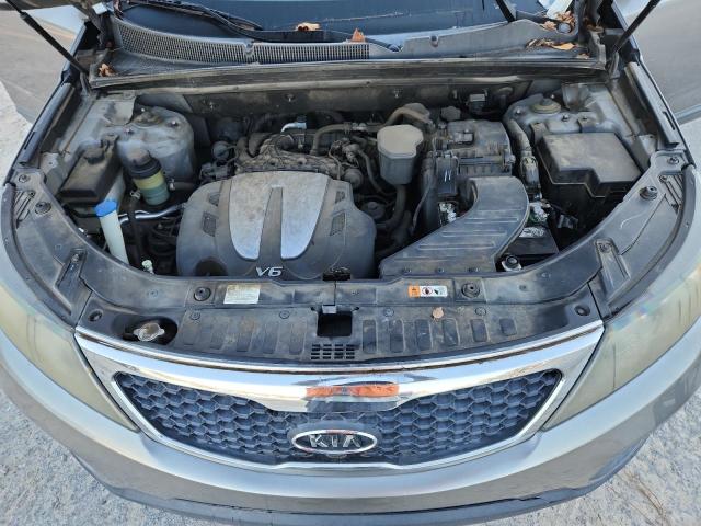 5XYKU3A26DG396708 - 2013 KIA SORENTO EX Boz foto 12