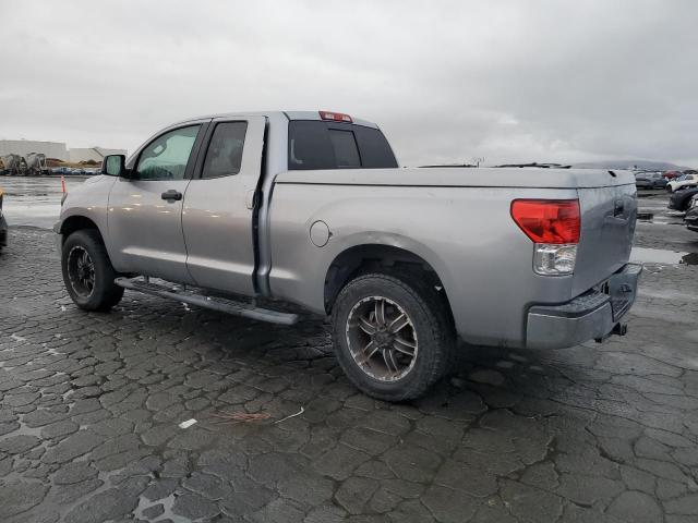 5TFRM5F10AX005751 - 2010 TOYOTA TUNDRA DOUBLE CAB SR5 SILVER photo 2