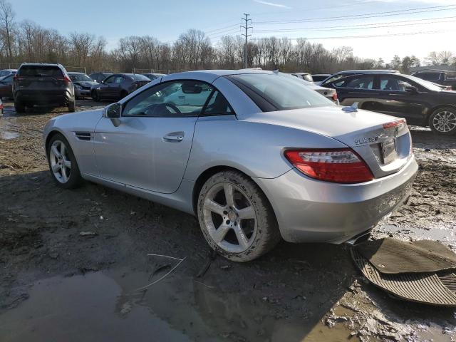 WDDPK4HA6DF069071 - 2013 MERCEDES-BENZ SLK 250 SILVER photo 2