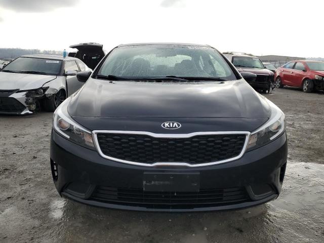 3KPFL4A72JE212864 - 2018 KIA FORTE LX BLACK photo 5