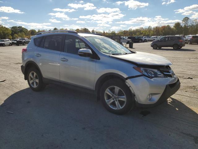 2T3RFREV1FW346951 - 2015 TOYOTA RAV4 XLE SILVER photo 4