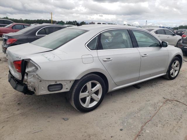 1VWBS7A34FC021619 - 2015 VOLKSWAGEN PASSAT SE SILVER photo 3