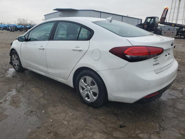 3KPFK4A72HE029008 - 2017 KIA FORTE LX WHITE photo 2