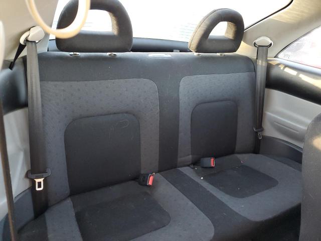 3VWBS21C31M417082 - 2001 VOLKSWAGEN NEW BEETLE GL 白色 照片 10