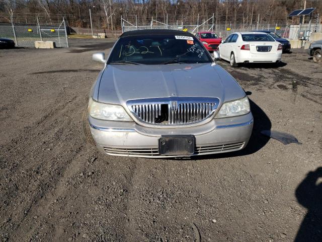 1LNHM81W53Y633801 - 2003 LINCOLN TOWN CAR EXECUTIVE SILVER photo 5