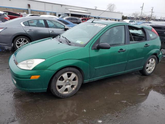 3FAFP37332R226274 - 2002 FORD FOCUS ZX5 GREEN photo 1