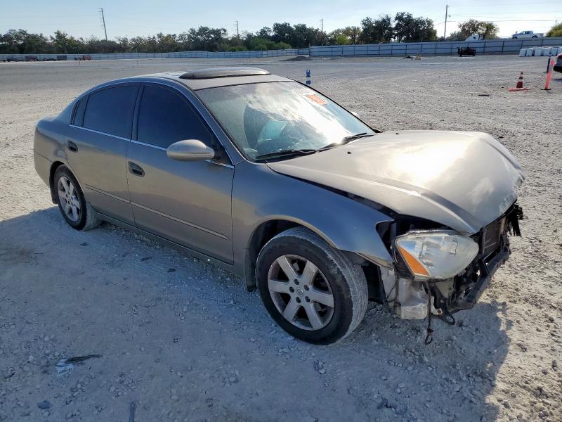 1N4AL11D94C104452 - 2004 NISSAN ALTIMA BASE GRAY photo 4