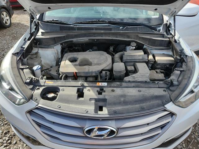 5NMZUDLB1HH011844 - 2017 HYUNDAI SANTA FE S WHITE photo 12