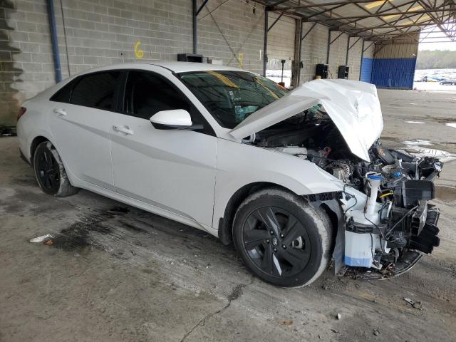 5NPLM4AG1PH109522 - 2023 HYUNDAI ELANTRA SEL WHITE photo 4