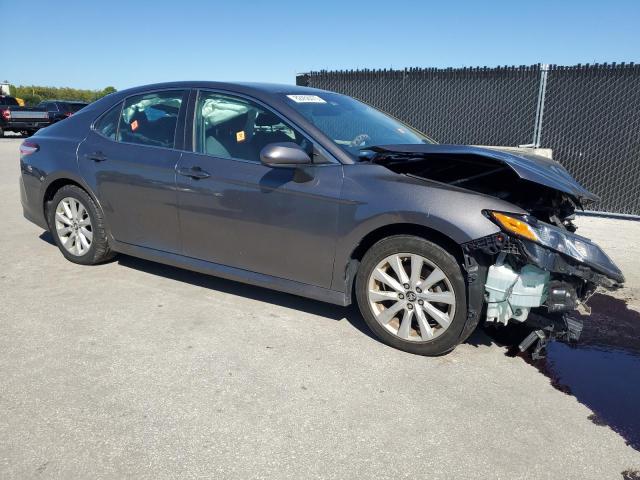 4T1B11HK6JU062168 - 2018 TOYOTA CAMRY L Մոխրագույն լուսանկար 4