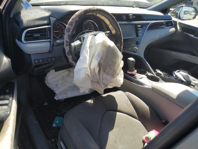 4T1B11HK6JU062168 - 2018 TOYOTA CAMRY L Մոխրագույն լուսանկար 8