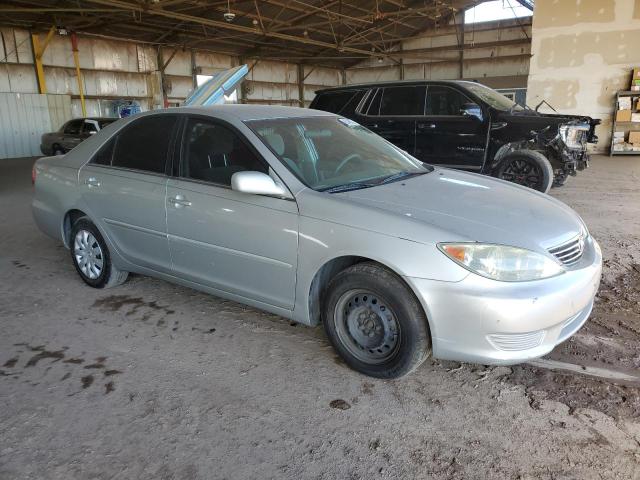 4T1BE32K25U554856 - 2005 TOYOTA CAMRY LE SILVER photo 4