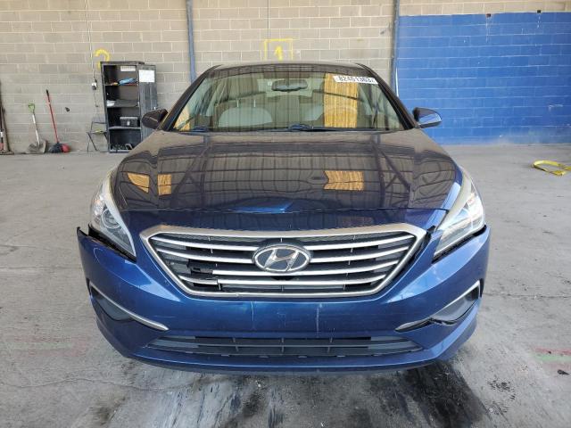 5NPE24AF7GH390697 - 2016 HYUNDAI SONATA SE BLUE photo 5