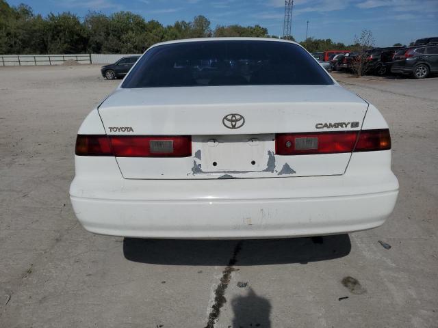 4T1BG22K3WU357538 - 1998 TOYOTA CAMRY CE თეთრი ფოტო 6