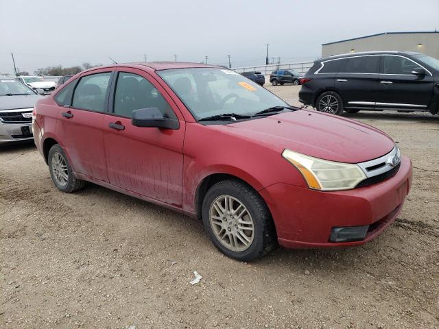 1FAHP3FN8AW262761 - 2010 FORD FOCUS SE RED photo 4