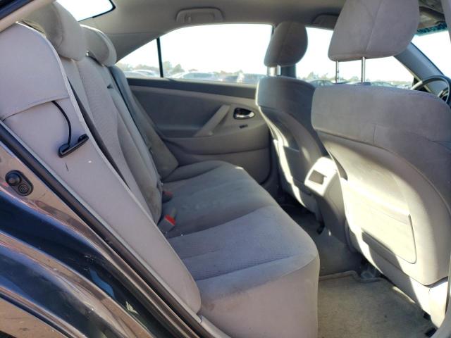 4T1BF3EK0AU572940 - 2010 TOYOTA CAMRY BASE Մոխրագույն լուսանկար 10