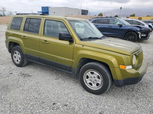 1C4NJPBB2CD556902 - 2012 JEEP PATRIOT SPORT GREEN photo 4