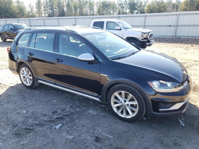 3VWM17AU2JM762153 - 2018 VOLKSWAGEN GOLF ALLTR S BLACK photo 4