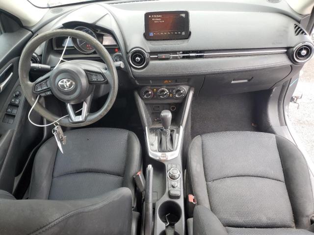 3MYDLBYV4KY513072 - 2019 TOYOTA YARIS L رمادي صورة 8