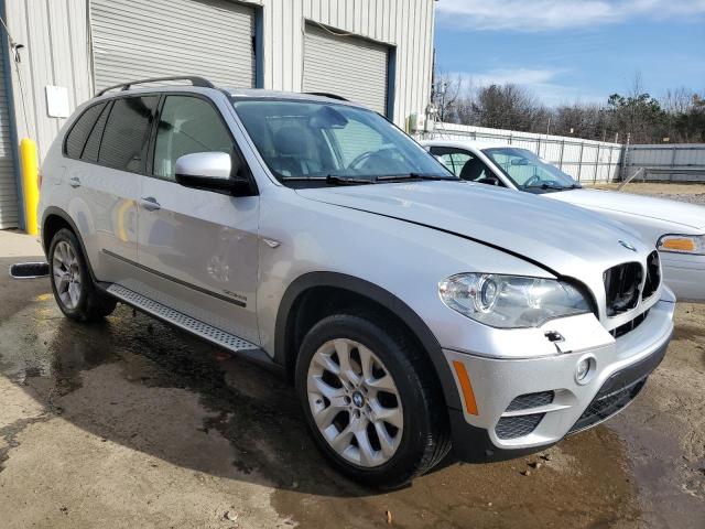 5UXZV4C52D0B00602 - 2013 BMW X5 XDRIVE35I SILVER photo 4